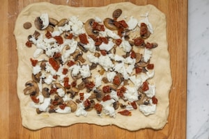 Preparazione Rotolo di panfocaccia ripieno - Fase 3