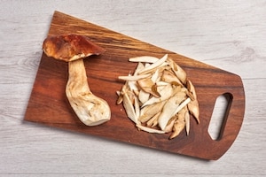 Preparazione Tagliatelle ai funghi porcini - Fase 1