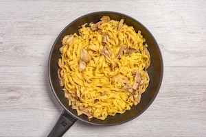 Preparazione Tagliatelle ai funghi porcini - Fase 2