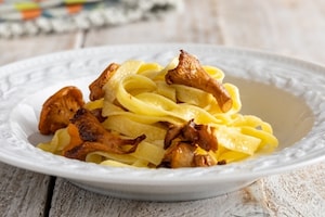 Preparazione Tagliatelle con i finferli - Fase 2