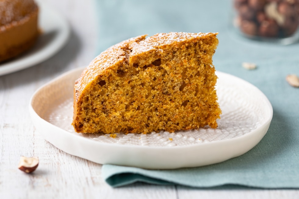 Torta di carote e nocciole ricetta