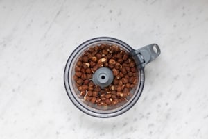 Preparazione Torta di carote e nocciole - Fase 1