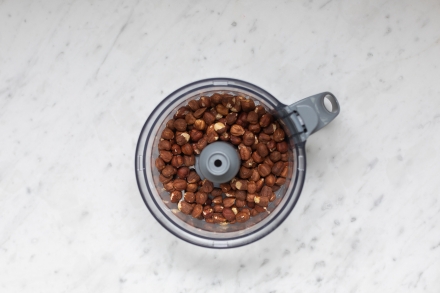 Preparazione Torta di carote e nocciole - Fase 1 Preparazione Torta di carote e nocciole - Fase 1