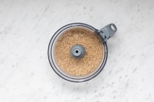 Preparazione Torta di carote e nocciole - Fase 1