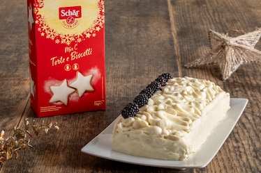 Pan di Spagna arrotolato senza glutine con namelaka al cioccolato bianco