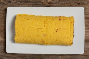 Preparazione Pan di Spagna arrotolato senza glutine con namelaka al cioccolato bianco - Fase 6