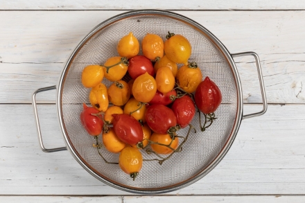 Preparazione Baccalà con pomodorini del Piennolo - Fase 1 Preparazione Baccalà con pomodorini del Piennolo - Fase 1