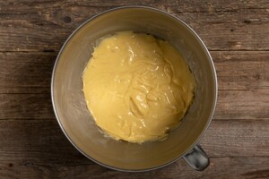 Preparazione Bignè senza glutine con crema cacio e pepe - Fase 2