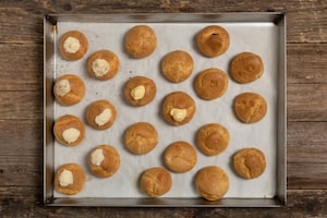 Preparazione Bignè senza glutine con crema cacio e pepe - Fase 5