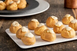Preparazione Bignè senza glutine con crema cacio e pepe - Fase 5