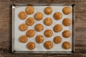 Preparazione Bignè senza glutine con crema cacio e pepe - Fase 3