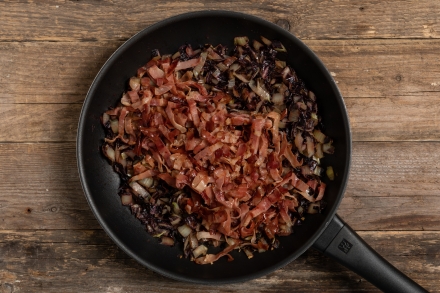 Preparazione Cannelloni di crêpes senza glutine alle castagne con radicchio e speck - Fase 2 Preparazione Cannelloni di crêpes senza glutine alle castagne con radicchio e speck - Fase 2