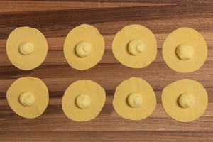 Preparazione Cappellacci di patate e funghi - Fase 5
