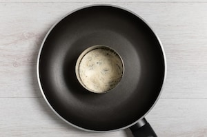 Preparazione Cestini di grana con prosciutto crudo e stracciatella - Fase 1