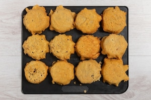 Preparazione Cestini di grana con prosciutto crudo e stracciatella - Fase 2