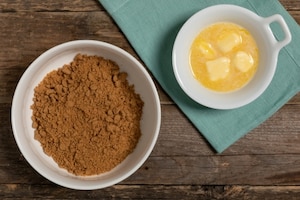 Preparazione Cheesecake fredda senza glutine con marmellata di arance amare - Fase 1