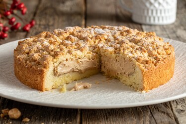  Crostata frolla con crema bianca alle nocciole