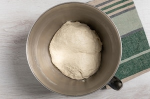 Preparazione Focaccia multicereali con pomodori del piennolo e prosciutto di San Daniele - Fase 1