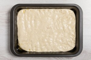 Preparazione Focaccia multicereali con pomodori del piennolo e prosciutto di San Daniele - Fase 2