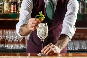 Preparazione Hugo cocktail - Fase 4