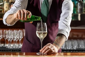 Preparazione Hugo cocktail - Fase 2