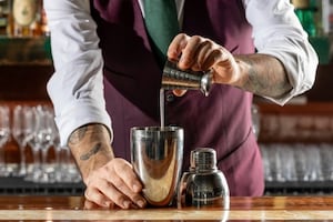 Preparazione Long Island cocktail - Fase 3