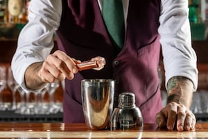 Preparazione Long Island cocktail - Fase 3