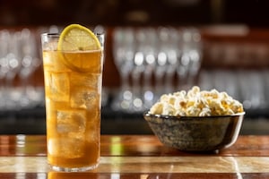 Preparazione Long Island cocktail - Fase 6