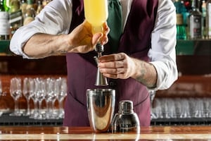 Preparazione Long Island cocktail - Fase 2