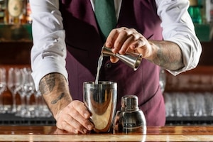 Preparazione Long Island cocktail - Fase 2