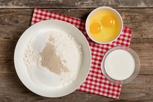 Preparazione Pane rustico senza glutine con arancia candita e cioccolato - Fase 1