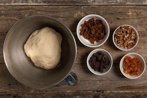 Preparazione Pane rustico senza glutine con arancia candita e cioccolato - Fase 2