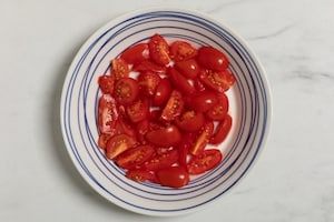 Preparazione Stoccafisso con patate, pomodorini e olive taggiasche  - Fase 1