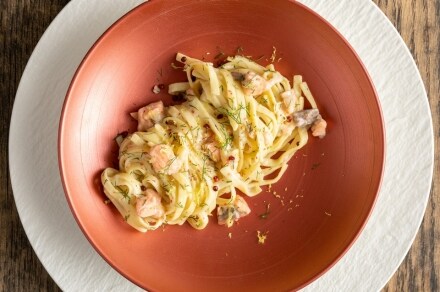 Preparazione Tagliatelle senza glutine alla trota salmonata e pepe rosa - Fase 2