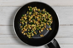 Preparazione Linguine con zucchine, mazzancolle e zabaione salato - Fase 1