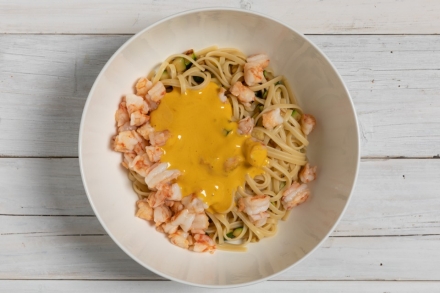 Preparazione Linguine con zucchine, mazzancolle e zabaione salato - Fase 4 Preparazione Linguine con zucchine, mazzancolle e zabaione salato - Fase 4