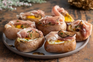 Patate al cartoccio con uovo e prosciutto di San Daniele