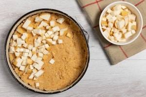 Preparazione Torta salata di pane, cipolla e prosciutto di San Daniele - Fase 2