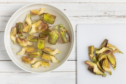 Preparazione Carciofi e patate al forno - Fase 1 Preparazione Carciofi e patate al forno - Fase 1