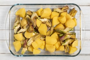 Preparazione Carciofi e patate al forno - Fase 2