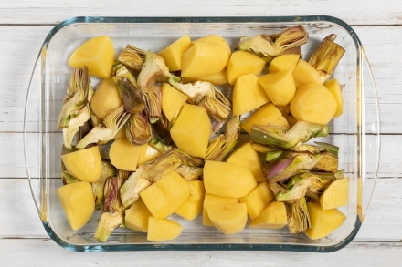 Preparazione Carciofi e patate al forno - Fase 2 Preparazione Carciofi e patate al forno - Fase 2