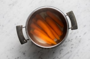 Preparazione Carote glassate al forno - Fase 1