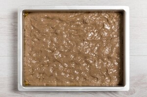 Preparazione Focaccia nera con pomodorini del Piennolo e olive - Fase 2