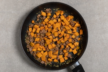 Preparazione Gnocchi con zucca, salsiccia e porri - Fase 2 Preparazione Gnocchi con zucca, salsiccia e porri - Fase 2