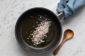 Preparazione Pasta con salmone affumicato - Fase 1