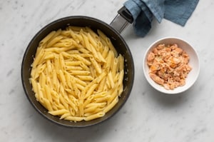 Preparazione Pasta con salmone affumicato - Fase 2