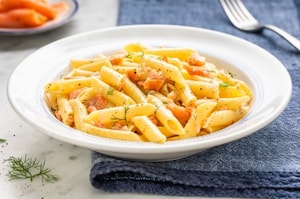 Preparazione Pasta con salmone affumicato - Fase 3