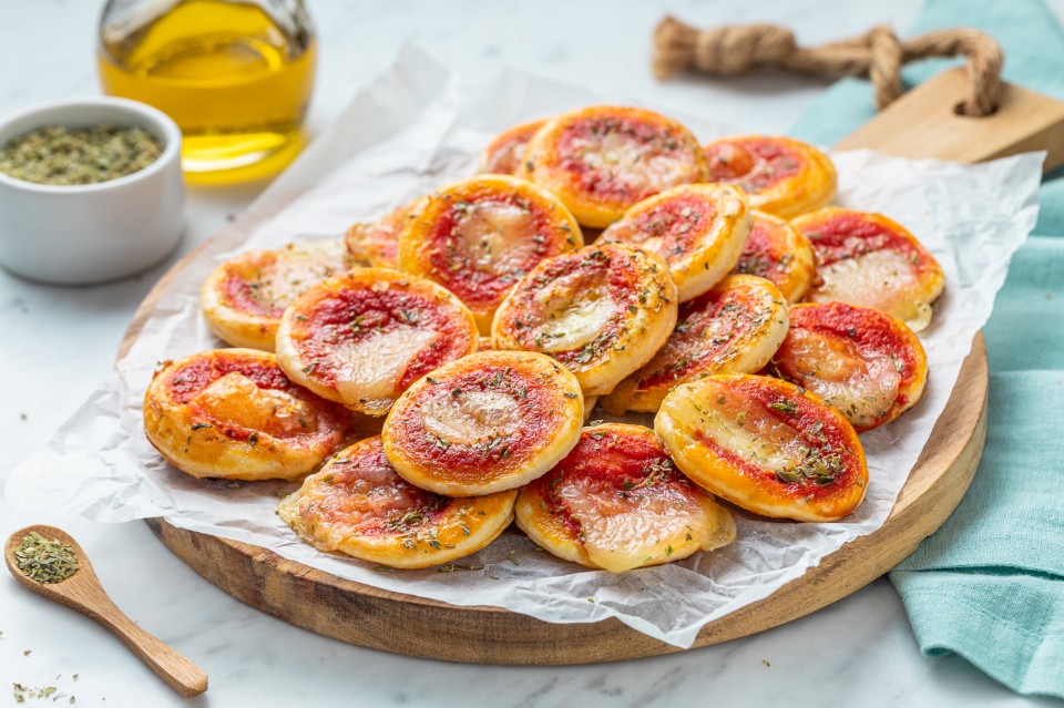 Ricetta Pizzette di pasta sfoglia - Cucchiaio d'Argento