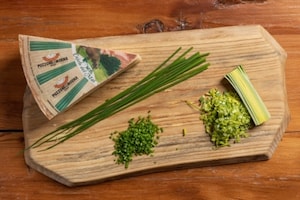 Preparazione Canederli al Puzzone di Moena - Fase 1