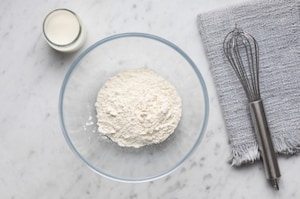 Preparazione Frittelle di mele al forno - Fase 1